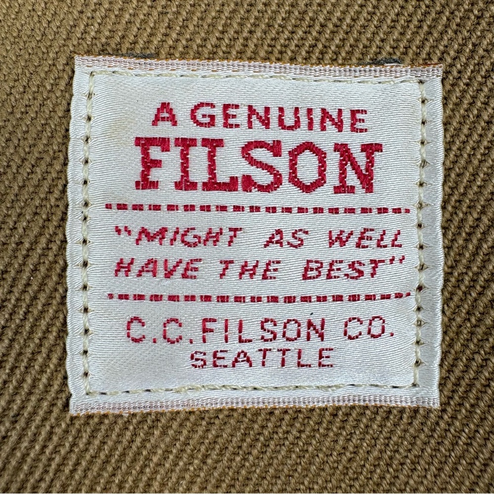 Filson Original Twill Briefcase
Discreet tag/ inside flap - Picture 8 of 14